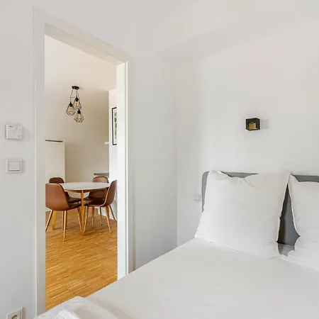 Cozy Modern In Suelz Apartament